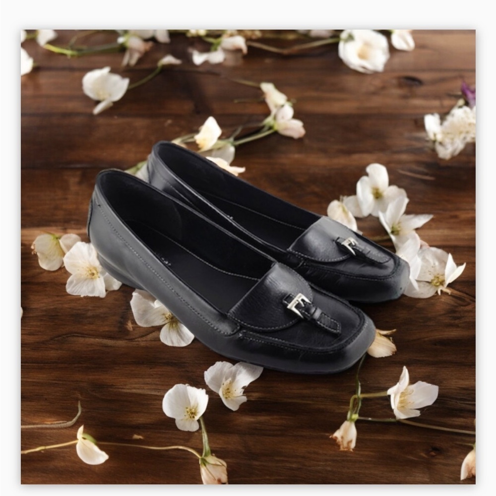 NATURALIZER Ophelia Black Leather Slip On Loafers w/Buckle on Vamp - 8W🍂
